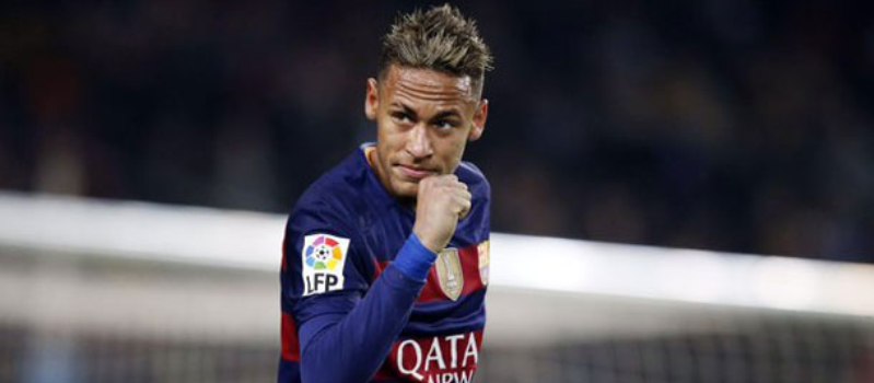 &#8216;BOLSO CHEIO&#8217;: Craque Neymar renova por mais cinco anos com o Barcelona e vai ganhar R$ 4,45 milhões por mês