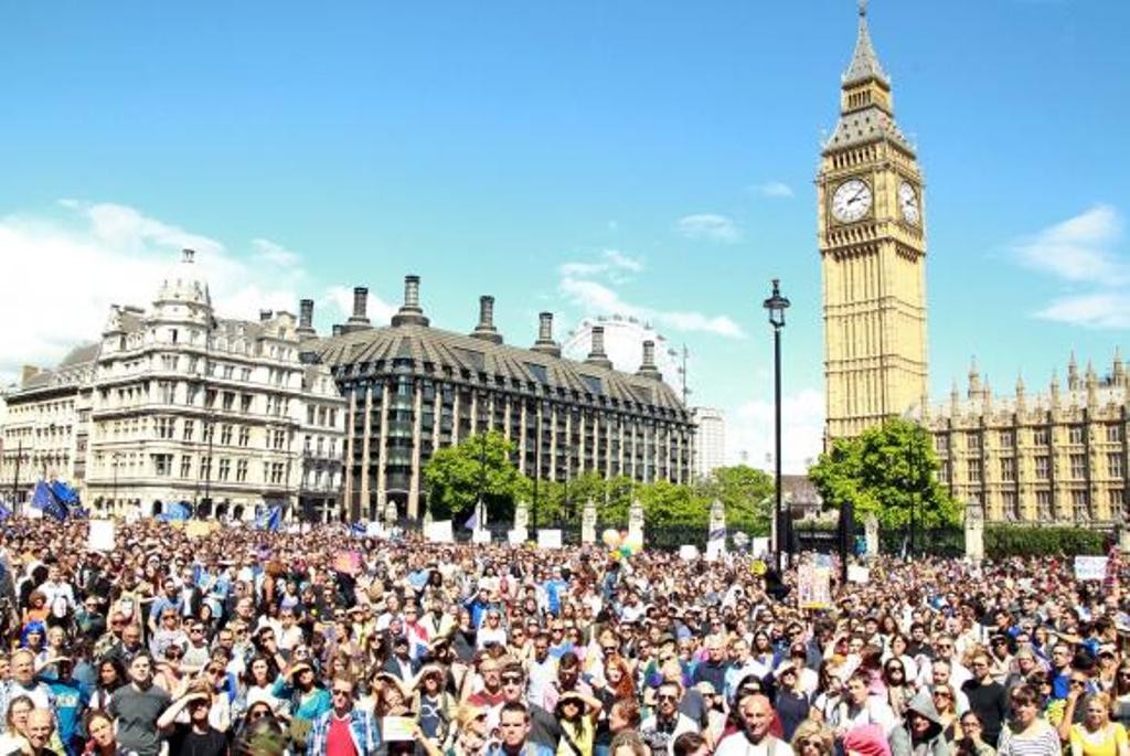 ANTIBREXIT: Manifestantes marcham em Londres contra saída do Reino Unido da União Europeia