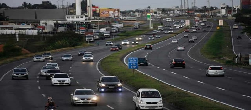 Uso do farol baixo durante o dia será obrigatório em rodovias a partir de sexta