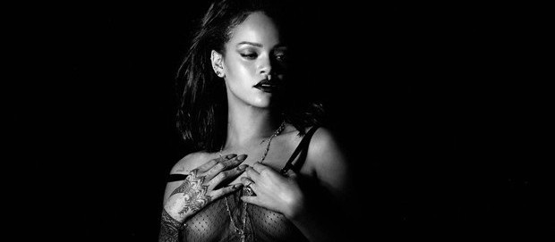 ?DEUS BENZA?: Rihanna mostra figurino da nova tour, mas bumbum chama mais atenção; Veja