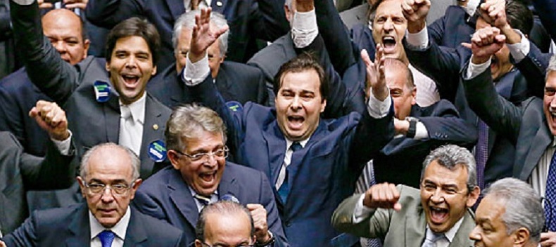 COM AMPLA DIFERENÇA: Rodrigo Maia é eleito presidente da Câmara dos Deputados