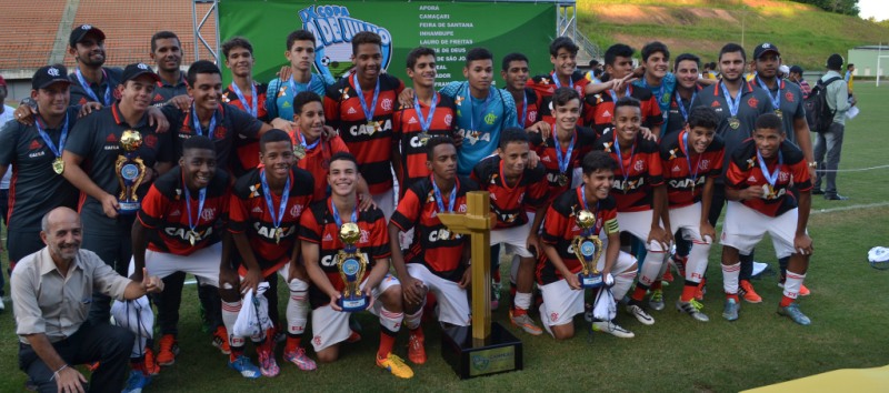 É CAMPEÃO: Flamengo bate o Bahia por 2 a 0 e levanta título de competição sub-15