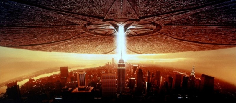 INDEPENDENCE DAY: &#8220;O que foi o melhor filme de invasão alienígena retorna para decepcionar fãs&#8221;, dizem críticos