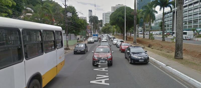 Clínica de saúde é notificada pela Sucom por complicar trânsito na Avenida Garibaldi