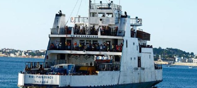 Passageiro cai no mar durante travessia Salvador &#8211; Bom Despacho