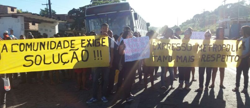 Pelo segundo dia consecutivo, moradores  fazem protesto na BA-528