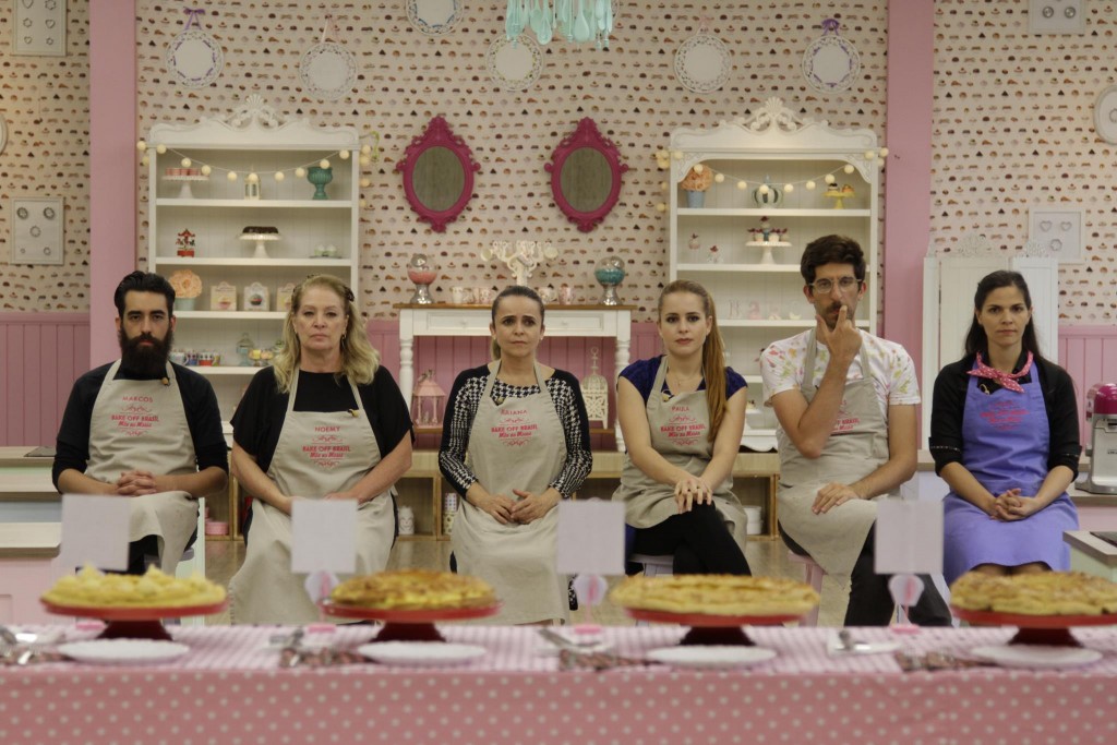 Paula irrita participantes com cantoria no ?Bake Off Brasil? deste sábado