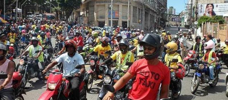 Prefeito sanciona lei que regulamenta atividade de mototaxistas em Salvador nesta terça