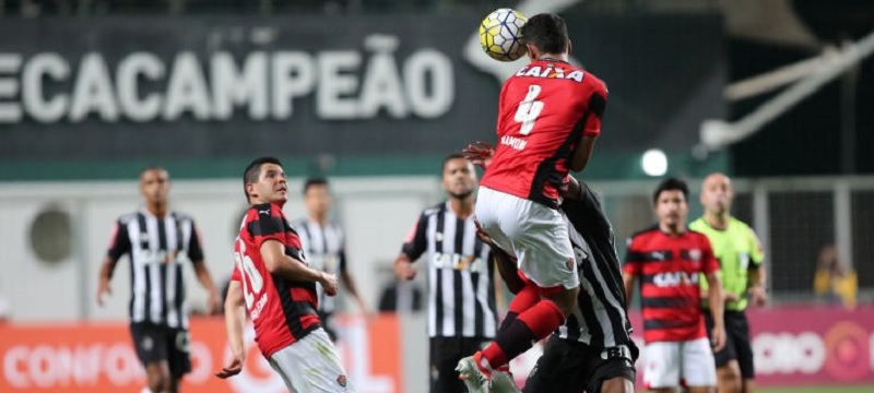 DE VOLTA À ZONA: Vitória joga bem, mas é derrotado pelo Atlético-MG, em Belo Horizonte