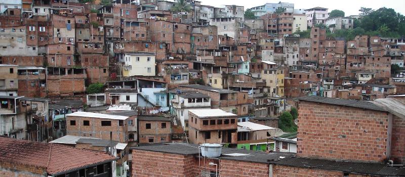 MEDO: Troca de tiros leva pânico aos moradores do IAPI na manhã desta segunda