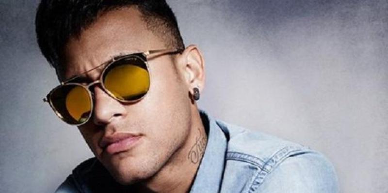 #Neymúsico: Como prometido, Neymar lança música e público não perdoa &#8220;Ele gosta de aparecer&#8221;; Confira o vídeo exclusivo