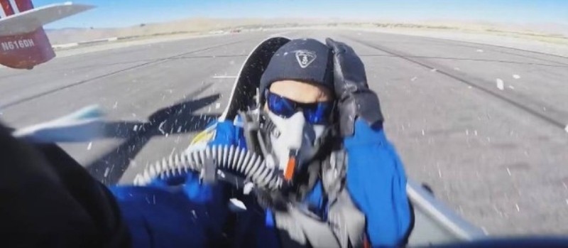 Piloto de aeronave sobrevive após acidente em pista de decolagem; Veja o vídeo!