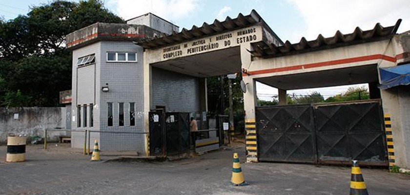 LEMOS BRITO: Presos serram grades e fogem de complexo penitenciário da Mata Escura