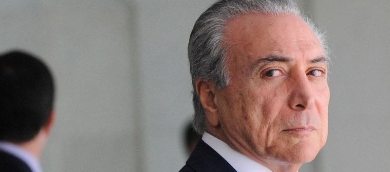 Temer exonera ministros para que possam votar PEC que limita gastos públicos