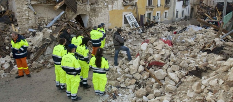 Terremoto de 6,5 graus leva pânico e destruição à Itália neste domingo