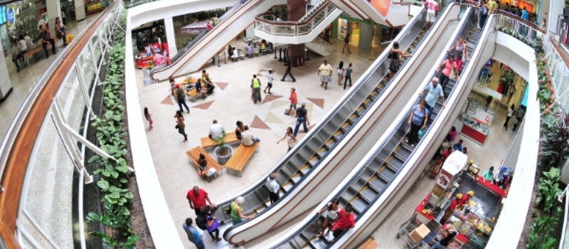 &#8216;EITA&#8217;: Dois homens assaltam Shopping Piedade no início desta tarde