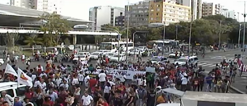 CONTRA A PEC 241: Manifestações são registradas em dois pontos de Salvador na tarde desta sexta