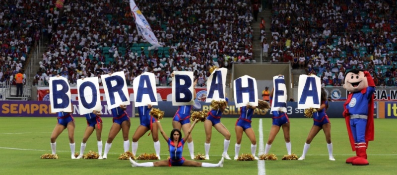 Durante apresentação internacional, tricolor convoca plateia a entoar o grito de guerra: BBMP! Confira o vídeo!