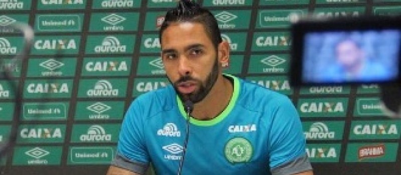 Ex-Bahia, zagueiro Demerson &#8216;desaba&#8217; em choro: &#8220;Deus me poupou&#8230; eu chateado por não ter ido ao jogo&#8221;