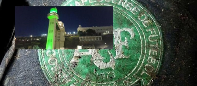 DE VERDE: Elevador Lacerda homenageia time da Chapecoense