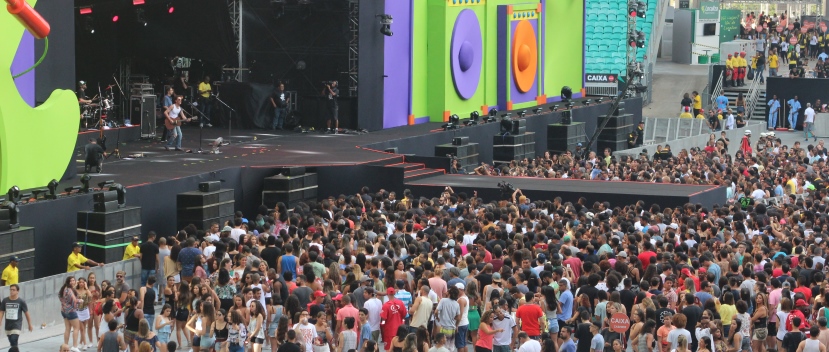 FESTIVAL DE VERÃO 2016: Embaixo de sol forte, Nando Reis abre show com público chegando na Arena