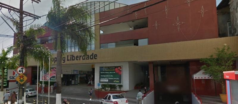 VIOLÊNCIA: Bandidos invadem e assaltam lojas de shopping no bairro da Liberdade