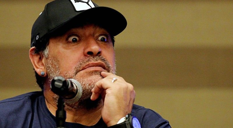 SEM NOÇÃO: Após postar foto caçando uma animal em extinção, Maradona é alvo de criticas nas redes sociais