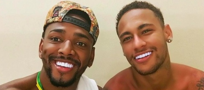 MENTEX: Dentes de Neymar e Nego do Borel causam no Instagram; &#8220;Pintaram o dente com corretivo?&#8221;