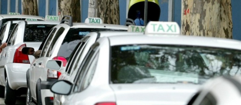 &#8220;NADA A VER&#8221;: Prefeitura nega relação entre recadastramento de taxistas e novo concorrente do Uber