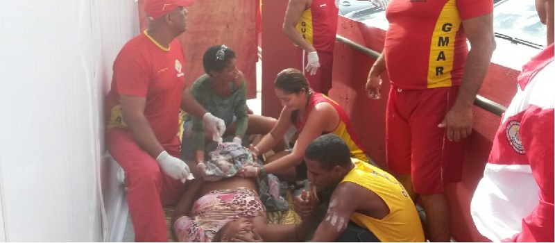 CARNAVAL DE LUZ: Bombeiros fazem parto de catadora de latinhas, no Circuito Barra-Ondina