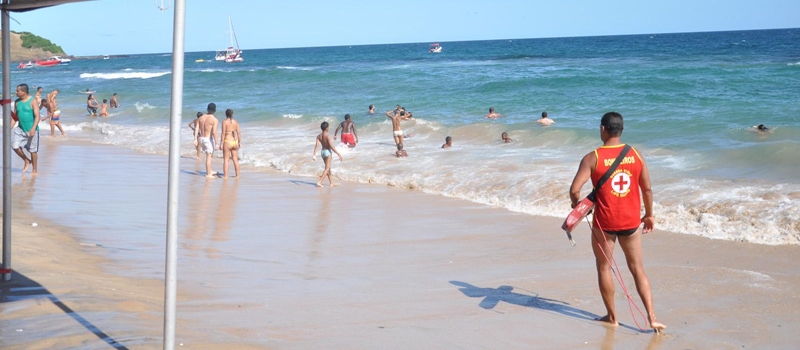 POR POUCO: Praticante de &#8220;Stand Up&#8221; é resgatada e escapa de afogamento na praia da Barra