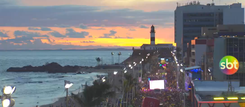 AGORA, AO VIVO: Aratu Online transmite atrações da Barra nesse segundo dia de Carnaval