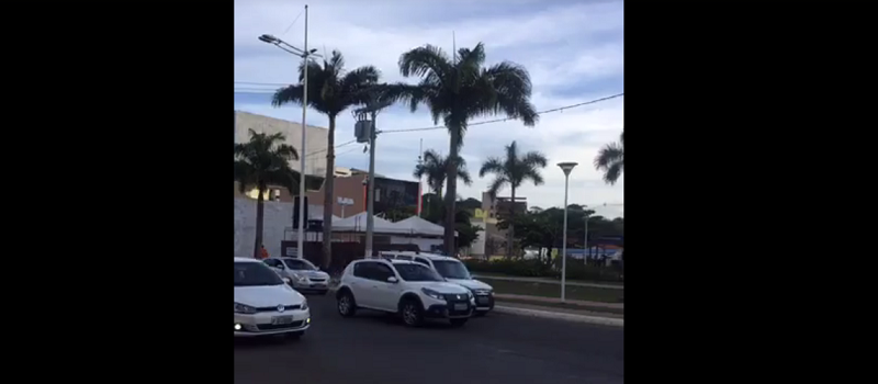 ASSISTA: Em protesto à morte de colega, motoristas do aplicativo Uber manifestam na Avenida Garibaldi