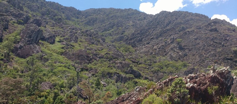 RIO DE CONTAS: Bombeiros controlam incêndio na Reserva Natural Serra das Almas