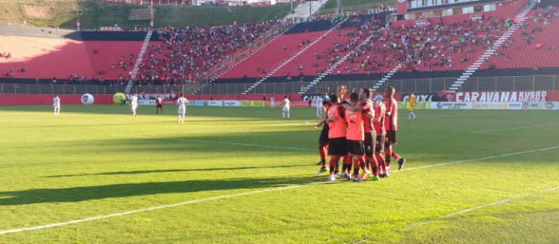 FRIO, FRIO: Em jogo fraco, &#8220;mistão&#8221; do Vitória bate a Jacuipense no Barradão