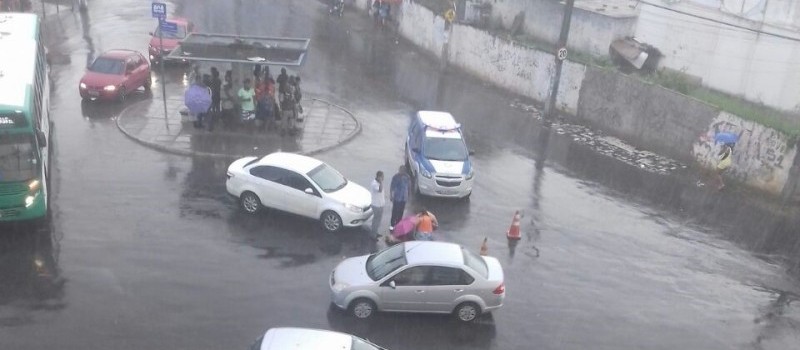 SETE DE ABRIL: Mulher é atropelada e moradores reclamam de demora no socorro da Samu