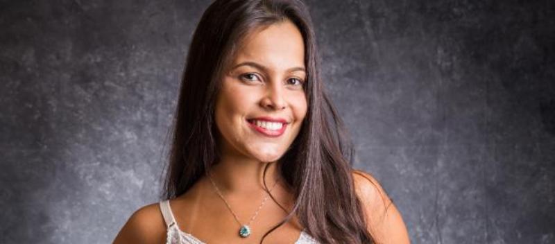 SONHADORA OU DESLUMBRADA?: Vencedora do BBB17, Emilly deseja investir na carreira de atriz