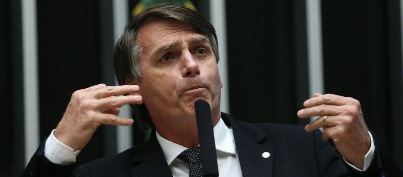 BATE BOCA: Bolsonaro diz que seus adversários têm &#8220;cérebro de ovo cozido&#8221; e provoca tumulto; Veja vídeo