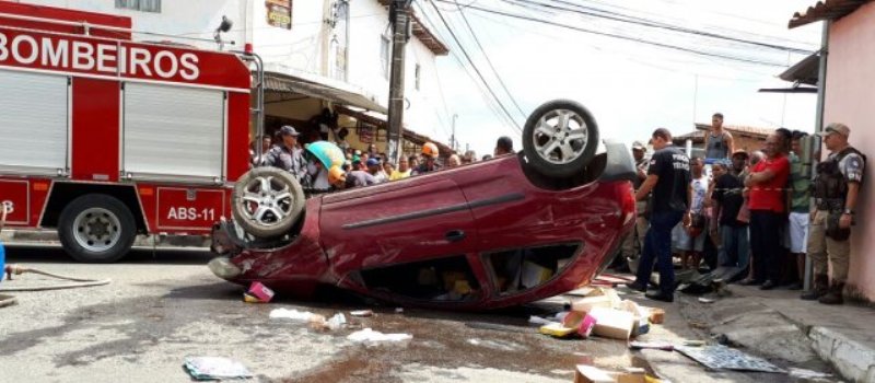 VIOLÊNCIA: Homem morre após ser baleado dentro do seu carro em Feira de Santana