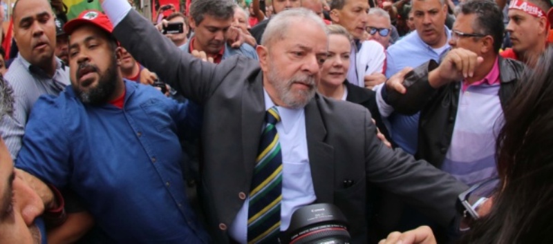 LULA VS MORO: Em clima de rivalidade, ex-presidente depõe para juiz do Paraná na tarde desta quarta-feira