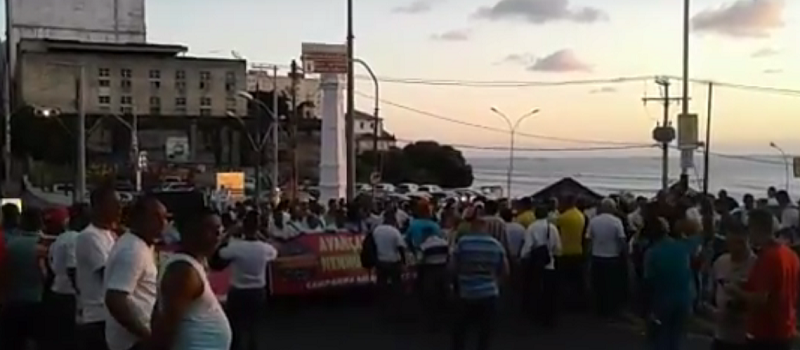 INTERDIÇÃO: Rodoviários fecham Avenida Sete após anúncio de estado de greve; Veja vídeos