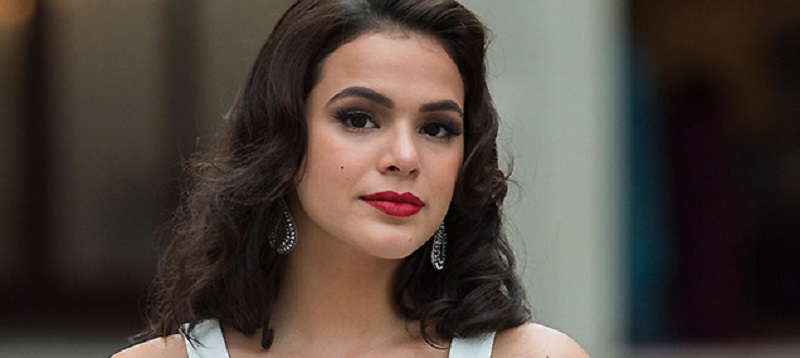 CLOSE CERTO: Bruna Marquezine mostra curvas em foto sensual e agita web