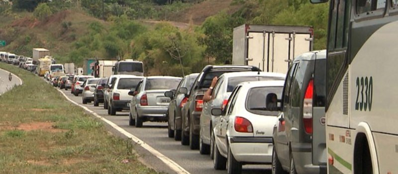 BR-324: Mulher morre após acidente entre três veículos na manhã desta segunda-feira