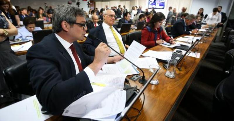 &#8220;DIRETAS JÁ&#8221;: Comissão do Senado aprova, por unanimidade, PEC da Eleição Direta