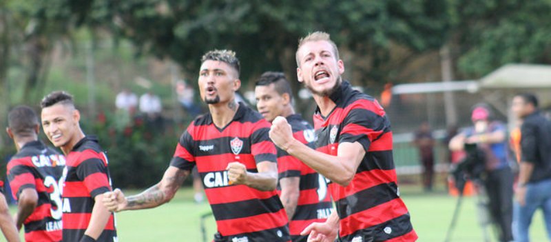 RESPIRO: Vitória bate o Atlético-MG no Barradão, mas continua no Z-4