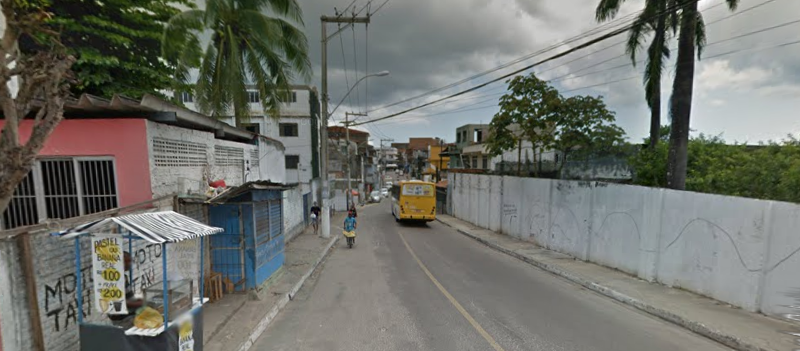 TROCA DE TIROS: Oficial da PM é baleado em bairro de Salvador que vive clima de &#8220;guerra&#8221;