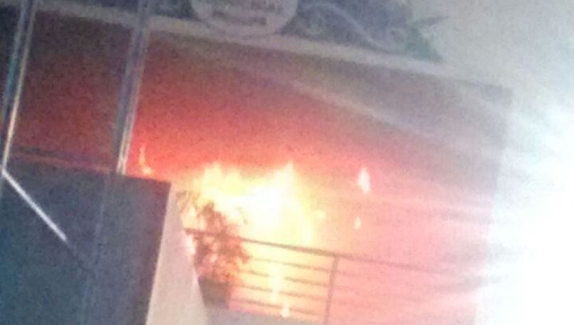 VEJA VÍDEO: Incêndio do Mercado de Cajazeiras se torna de grande proporção; Bombeiros estão no local