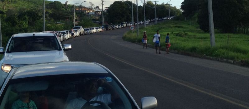 VOLTA PRA CASA: Ferry tem fila de 3h30 e BRs registram longo congestionamento