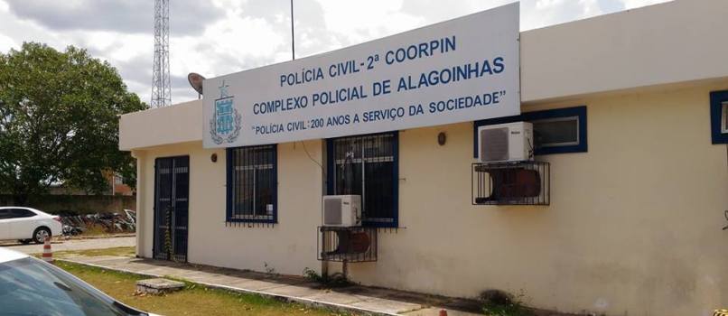 ALAGOINHAS: Mulher é agredida com vários socos durante assalto; Bandidos fugiram do local