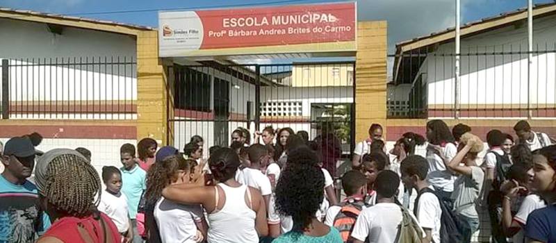 SIMÕES FILHO: Mães relatam cenário de total abandono nas escolas ? ?Nossas crianças não merecem isso?